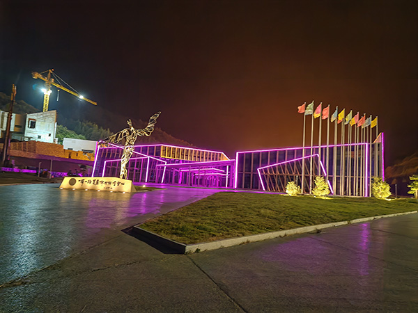 城市亮化是现代城市建设的重要组成部分,它不仅可以美化城市的夜景,还能提升城市的整体形象。随着科技的不断进步,城市亮化也得到了更多的关注和创新。本文将介绍一些关于城市亮化的创意和技术,帮助读者了解城市亮化的重要性以及如何进行宁夏城市亮化的规划和实施。 城市亮化是现代城市建设的重要组成部分,它不仅可以美化城市的夜景,还能提升城市的整体形象。随着科技的不断进步,城市亮化也得到了更多的关注和创新。本文将介绍一些关于城市亮化的创意和技术,帮助读者了解宁夏城市亮化的重要性以及如何进行宁夏城市亮化的规划和实施。