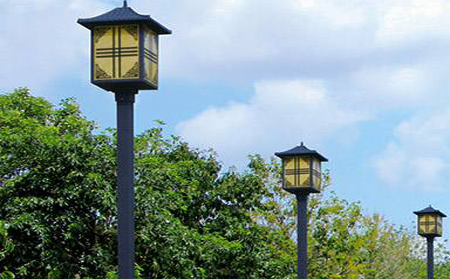 太阳能宁夏庭院灯怎么选亮度与续航更耐用